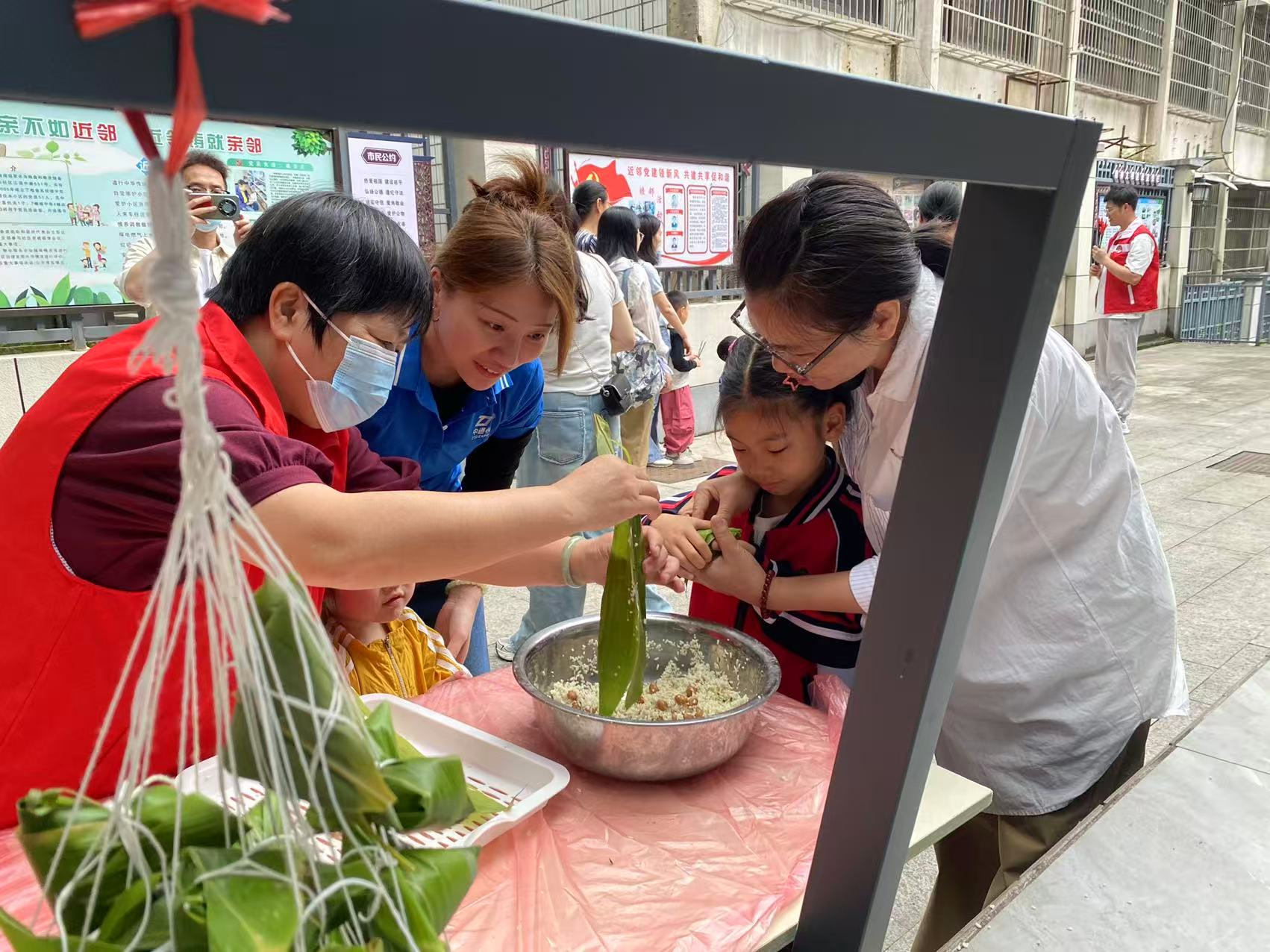 南平局联合所在社区开展“欢乐六一，尽...